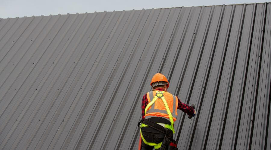 Professional metal roof installation services in Kingston Mines, IL